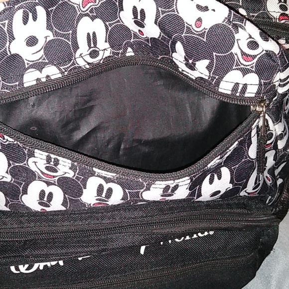 🐭 Mickey Mouse Backpack 🐭 - Picture 8 of 13